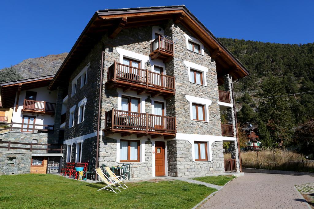 Valley Vacanze Brusson Luaran gambar